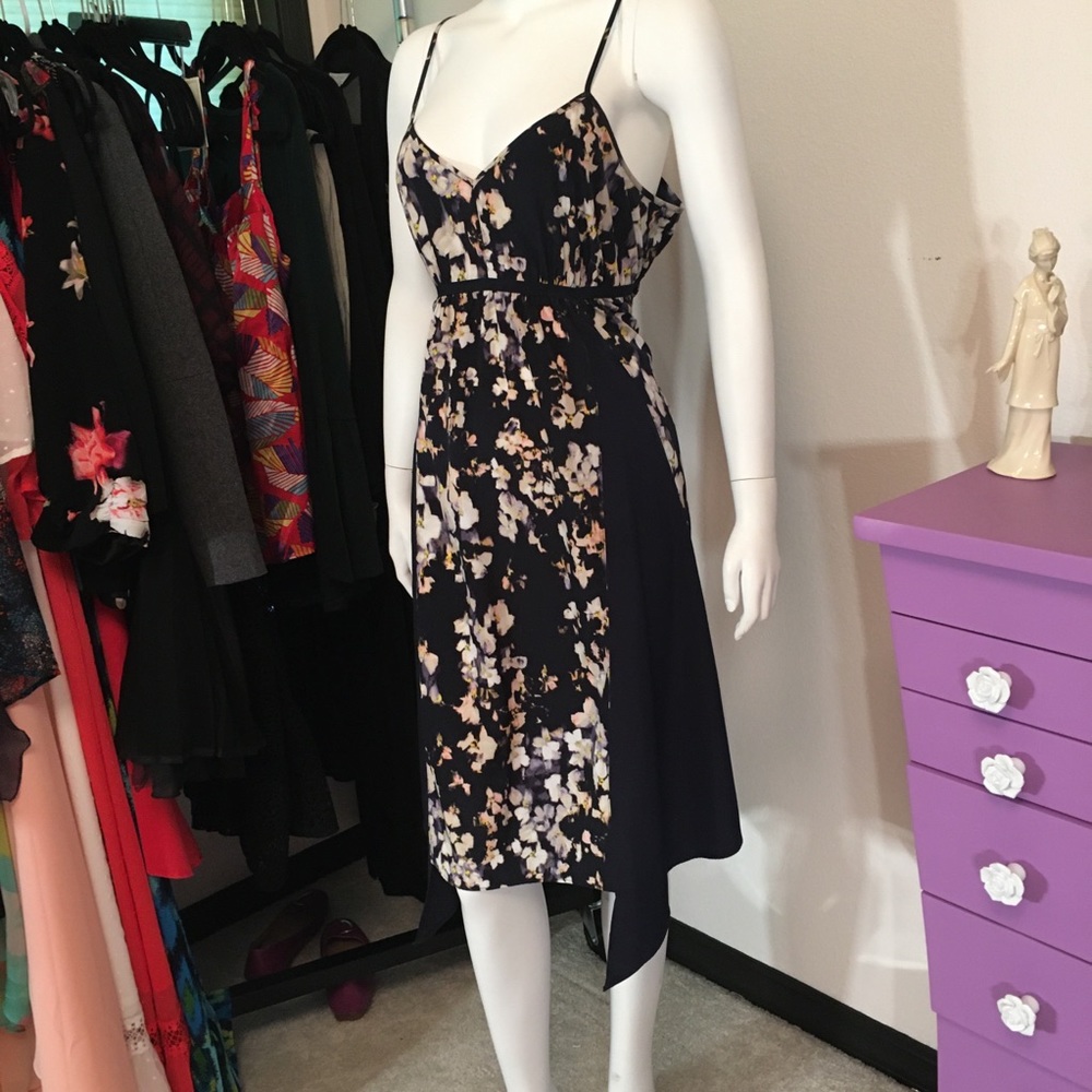 Vera Wang Handkerchief Navy Floral Dress - Picture 3 of 16